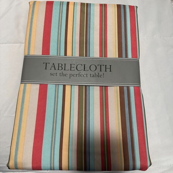 New Design Imports Summer Stripe Outdoor Tablecloth 60x120 W/Zipper from Macy's - Picture 4 of 5